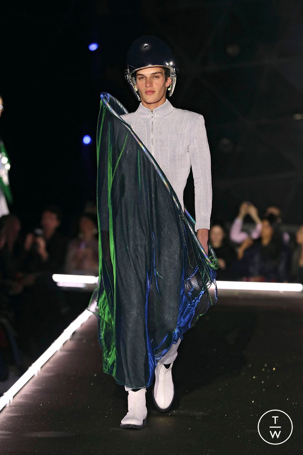 Fashion Week Paris Fall/Winter 2025 look 20 from the Pierre Cardin collection womenswear