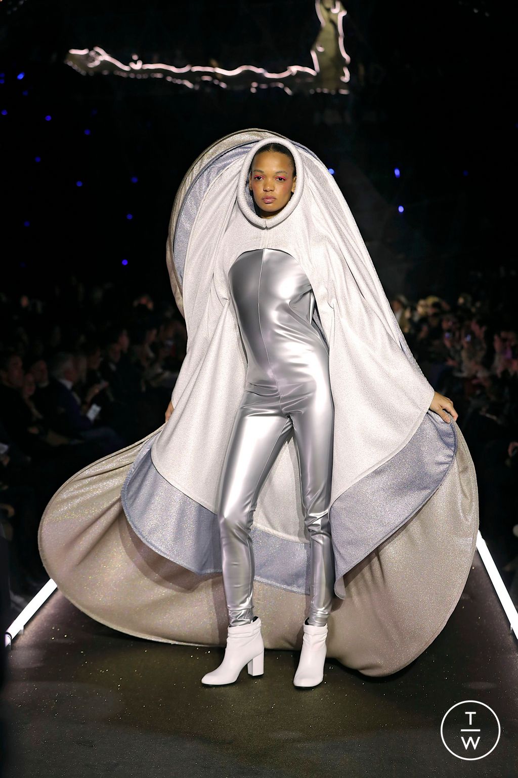 Fashion Week Paris Fall/Winter 2025 look 56 from the Pierre Cardin collection womenswear