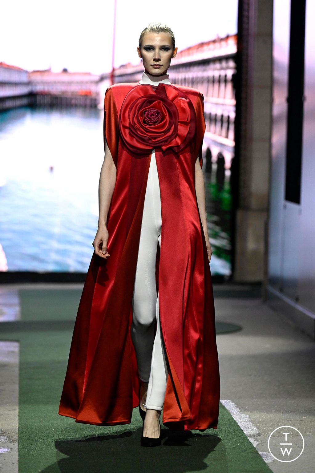 Fashion Week Paris Fall/Winter 2026 look 2 from the Pierre Cardin collection womenswear
