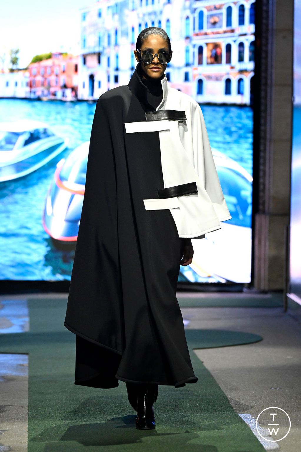 Fashion Week Paris Fall/Winter 2026 look 16 from the Pierre Cardin collection womenswear
