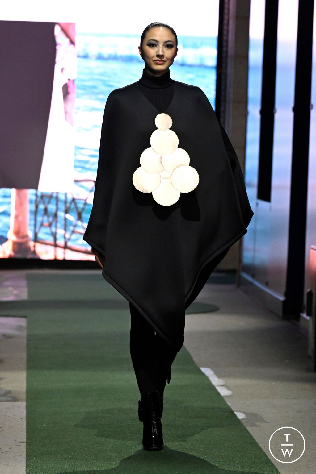 Fashion Week Paris Fall/Winter 2026 look 33 from the Pierre Cardin collection womenswear
