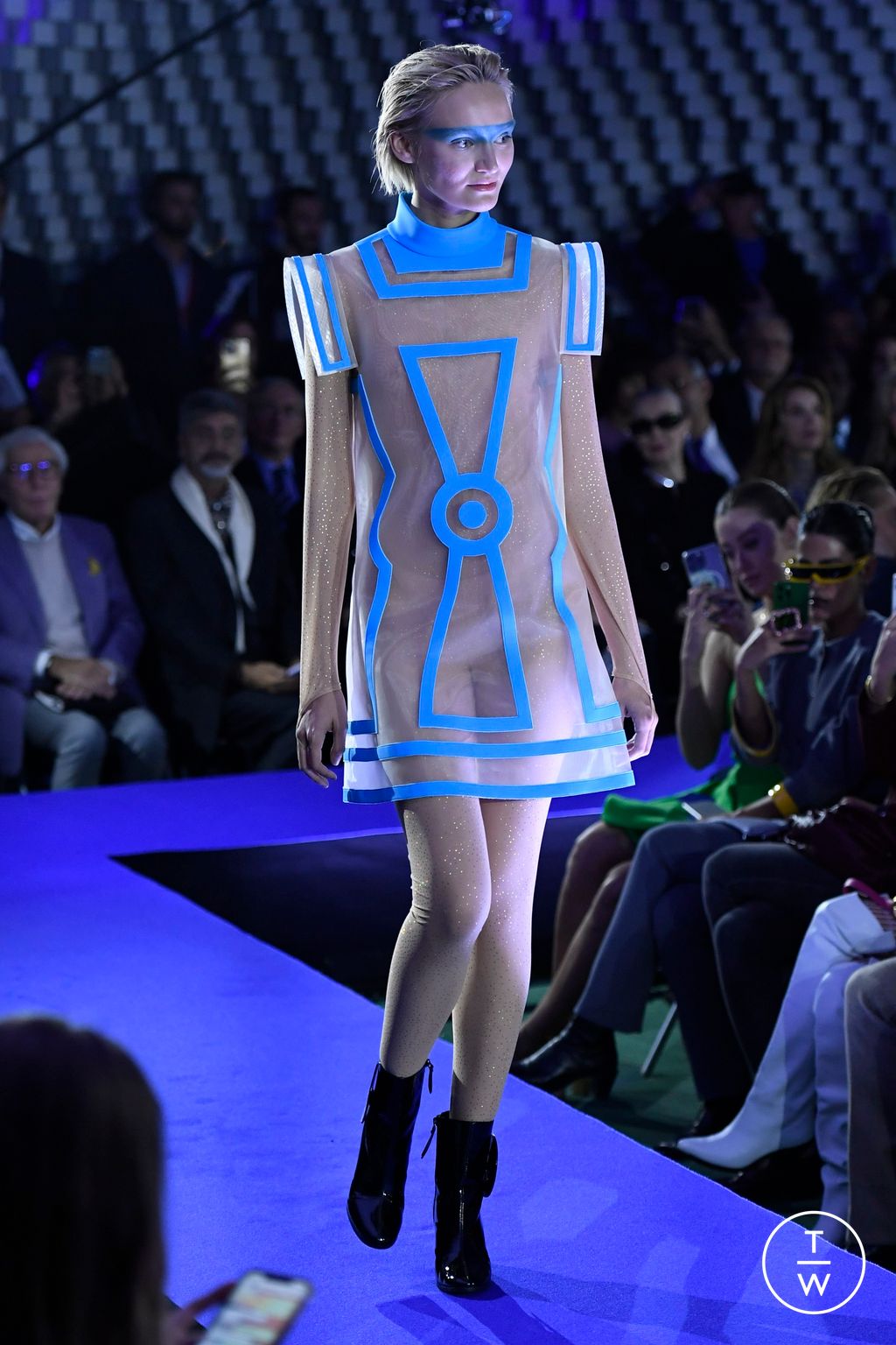 Fashion Week Paris Spring/Summer 2024 look 8 de la collection Pierre Cardin womenswear