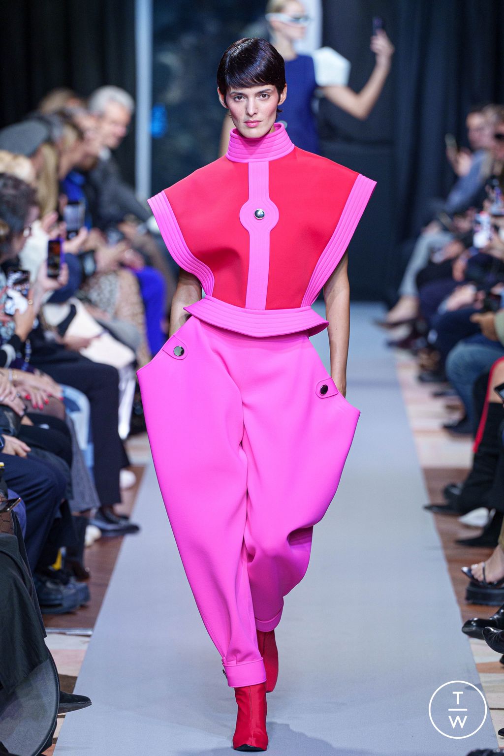 Fashion Week Paris Spring/Summer 2025 look 5 from the Pierre Cardin collection womenswear