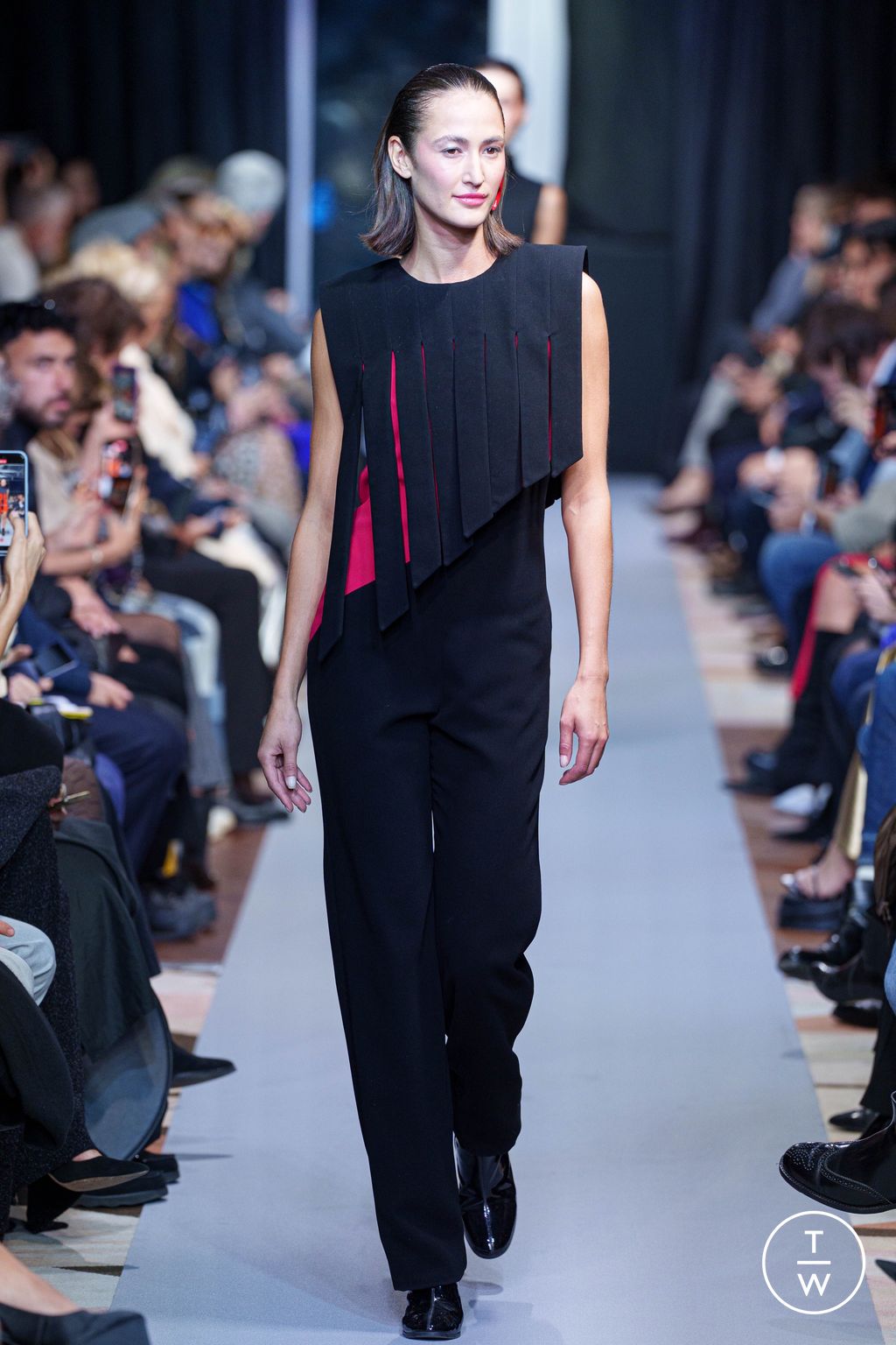 Fashion Week Paris Spring/Summer 2025 look 9 from the Pierre Cardin collection womenswear