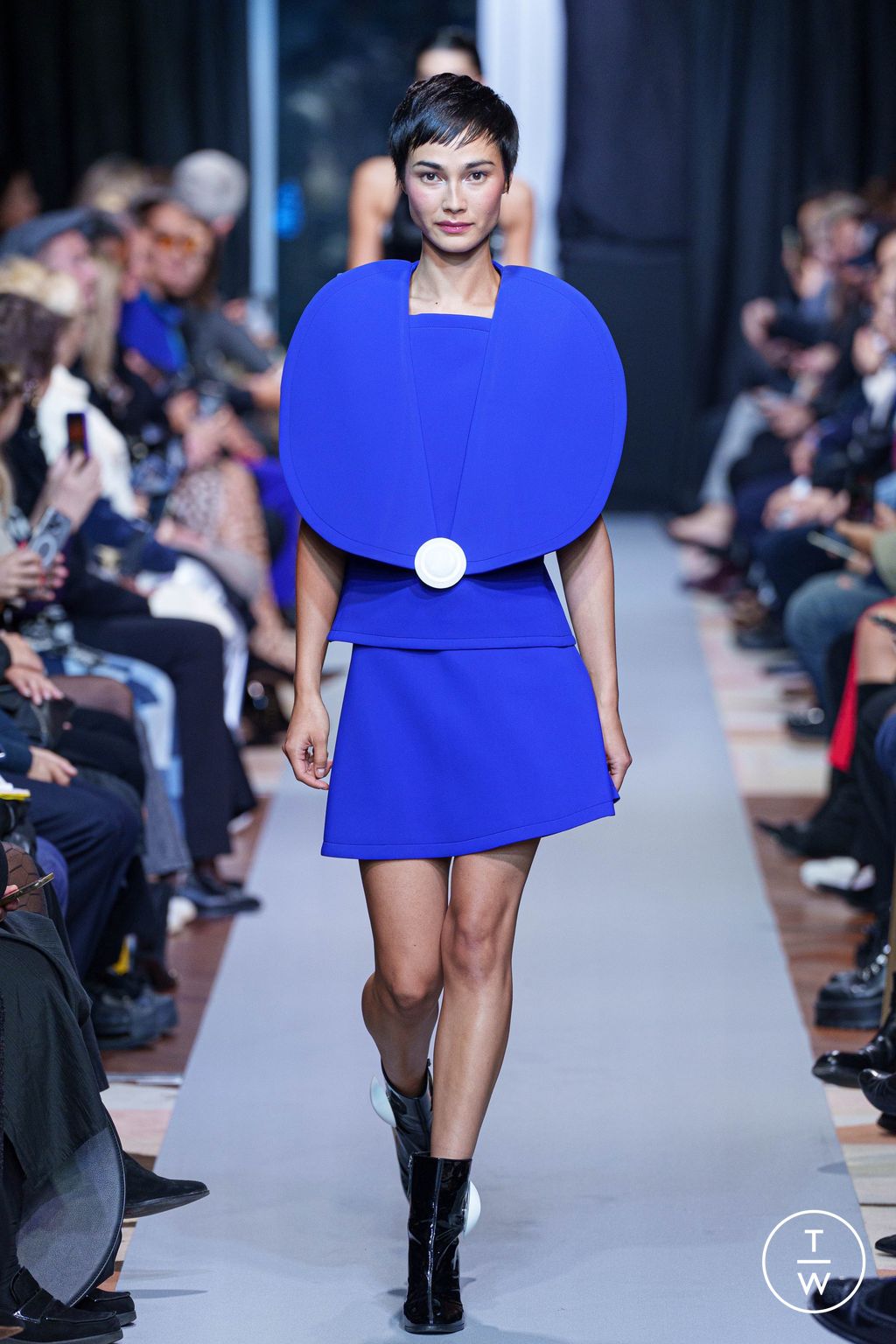 Fashion Week Paris Spring/Summer 2025 look 12 from the Pierre Cardin collection womenswear