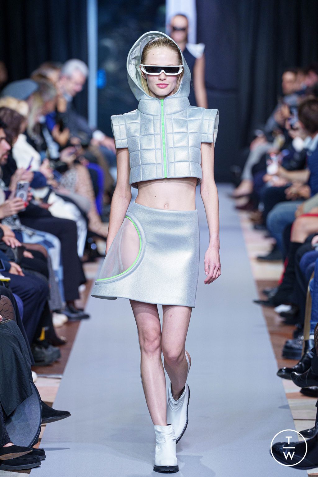 Fashion Week Paris Spring-Summer 2025 look 20 from the Pierre Cardin collection womenswear