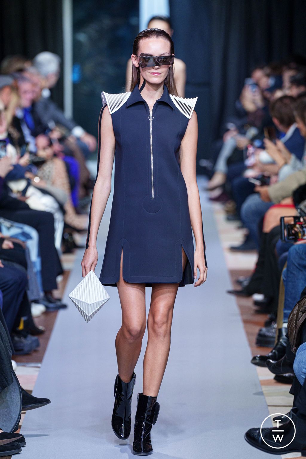 Fashion Week Paris Spring/Summer 2025 look 21 de la collection Pierre Cardin womenswear