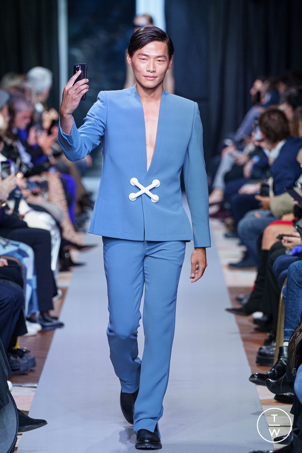 Fashion Week Paris Spring-Summer 2025 look 24 from the Pierre Cardin collection womenswear