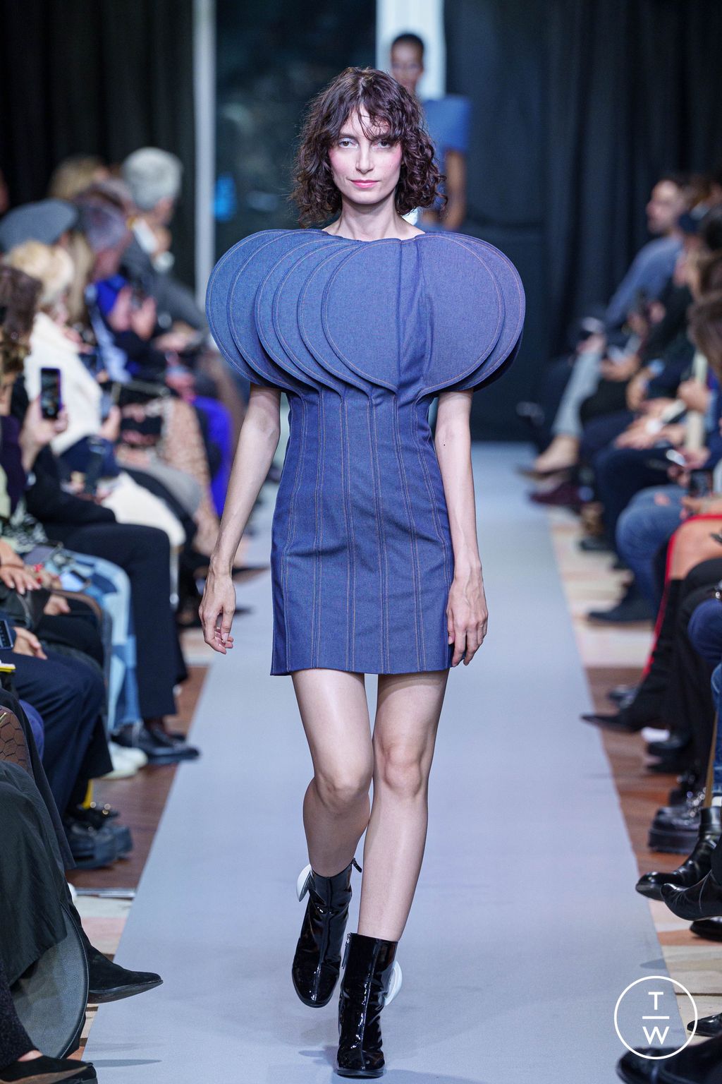Fashion Week Paris Spring-Summer 2025 look 27 from the Pierre Cardin collection womenswear