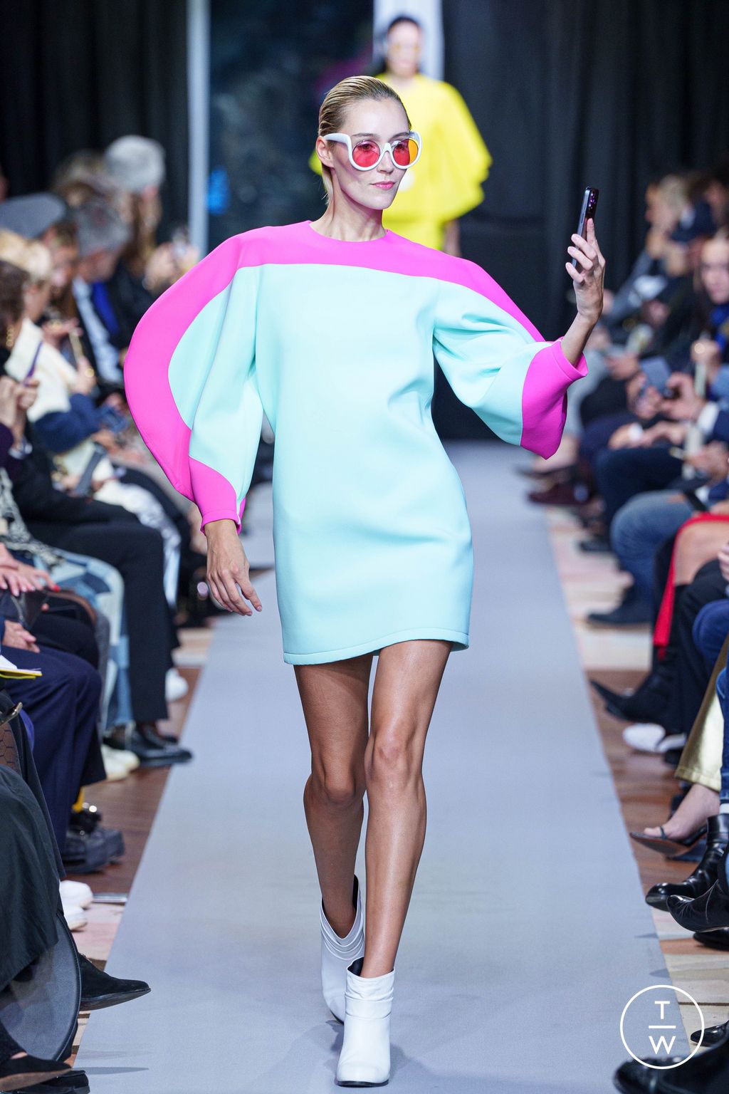 Fashion Week Paris Spring/Summer 2025 look 38 de la collection Pierre Cardin womenswear