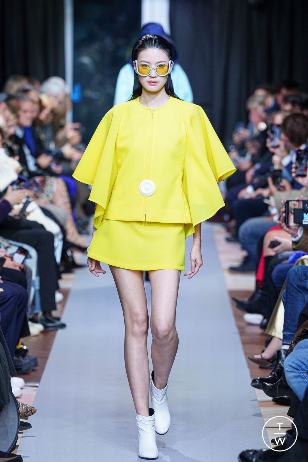 Fashion Week Paris Spring/Summer 2025 look 39 de la collection Pierre Cardin womenswear