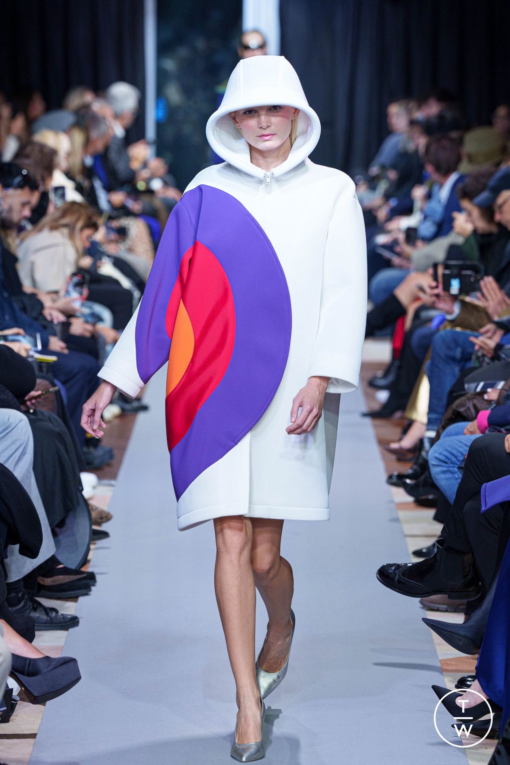 Fashion Week Paris Spring/Summer 2025 look 41 de la collection Pierre Cardin womenswear