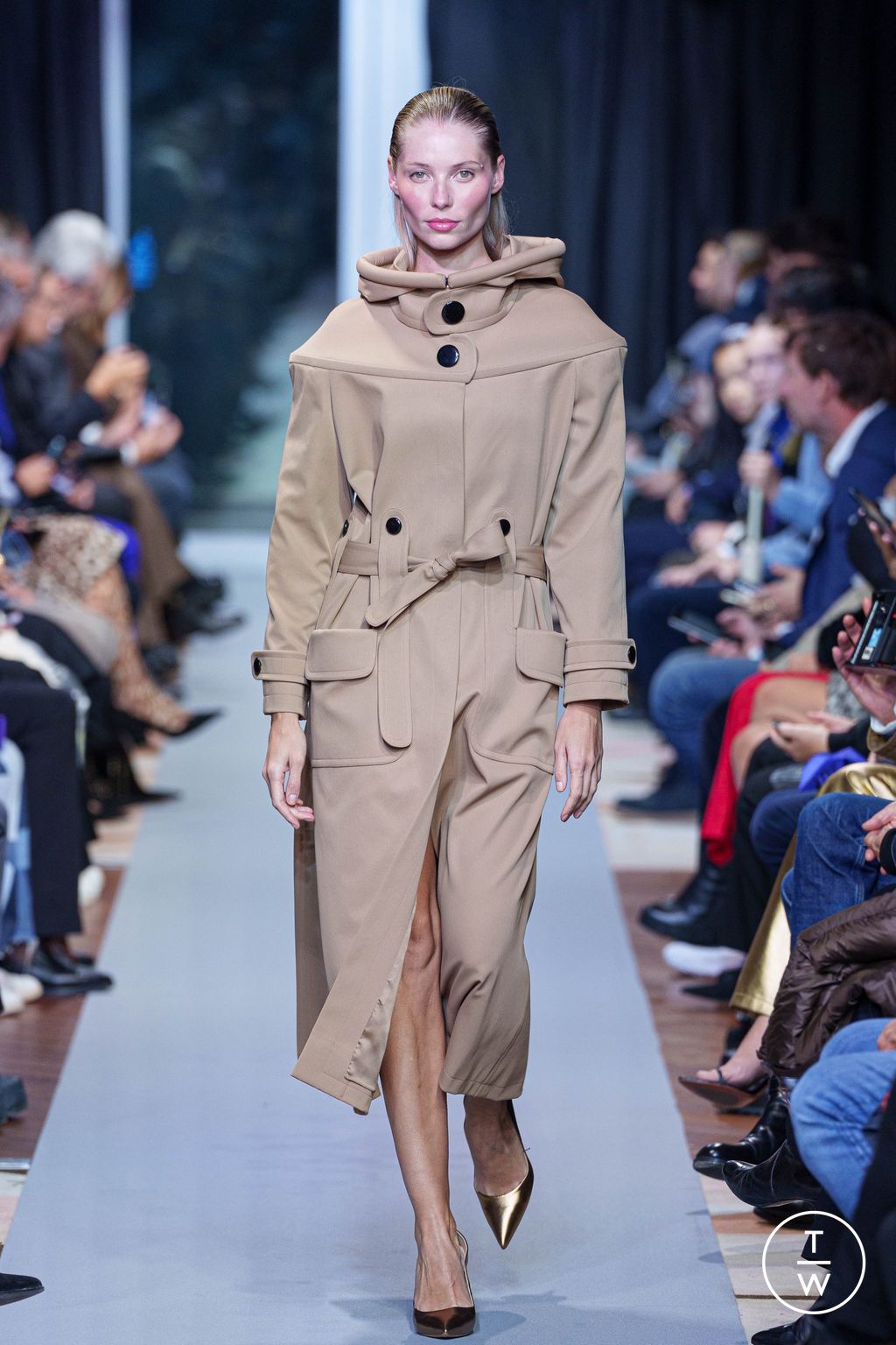 Fashion Week Paris Spring/Summer 2025 look 43 de la collection Pierre Cardin womenswear