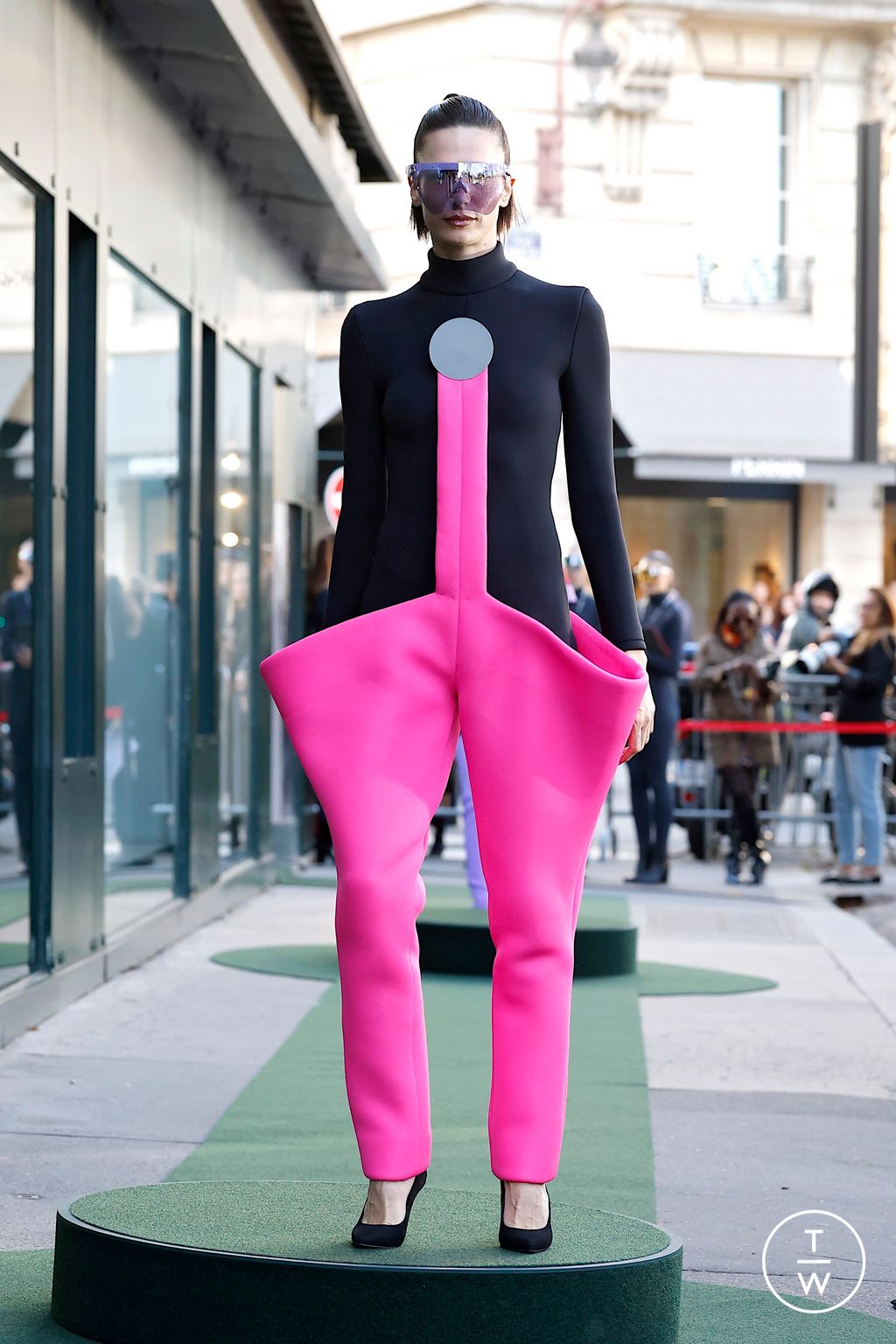 Fashion Week Paris Spring/Summer 2026 look 21 from the Pierre Cardin collection womenswear