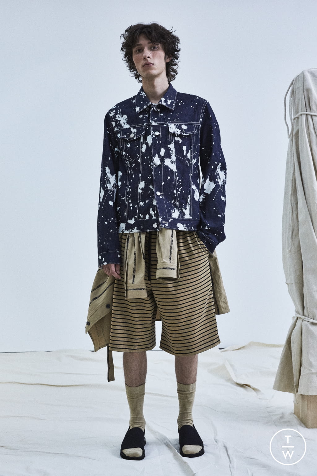 Fashion Week New York Spring/Summer 2018 look 14 from the 3.1 Phillip Lim collection menswear