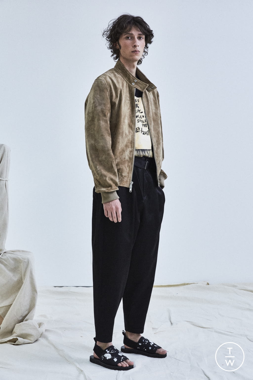 Fashion Week New York Spring/Summer 2018 look 21 from the 3.1 Phillip Lim collection 男装
