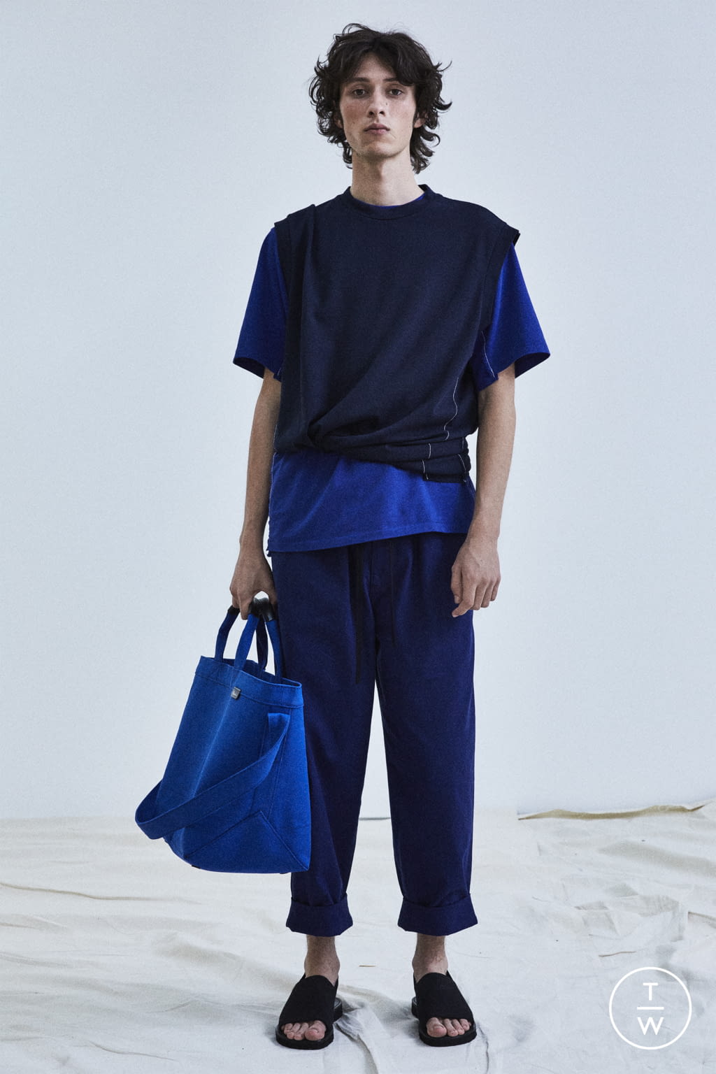Fashion Week New York Spring/Summer 2018 look 23 from the 3.1 Phillip Lim collection 男装
