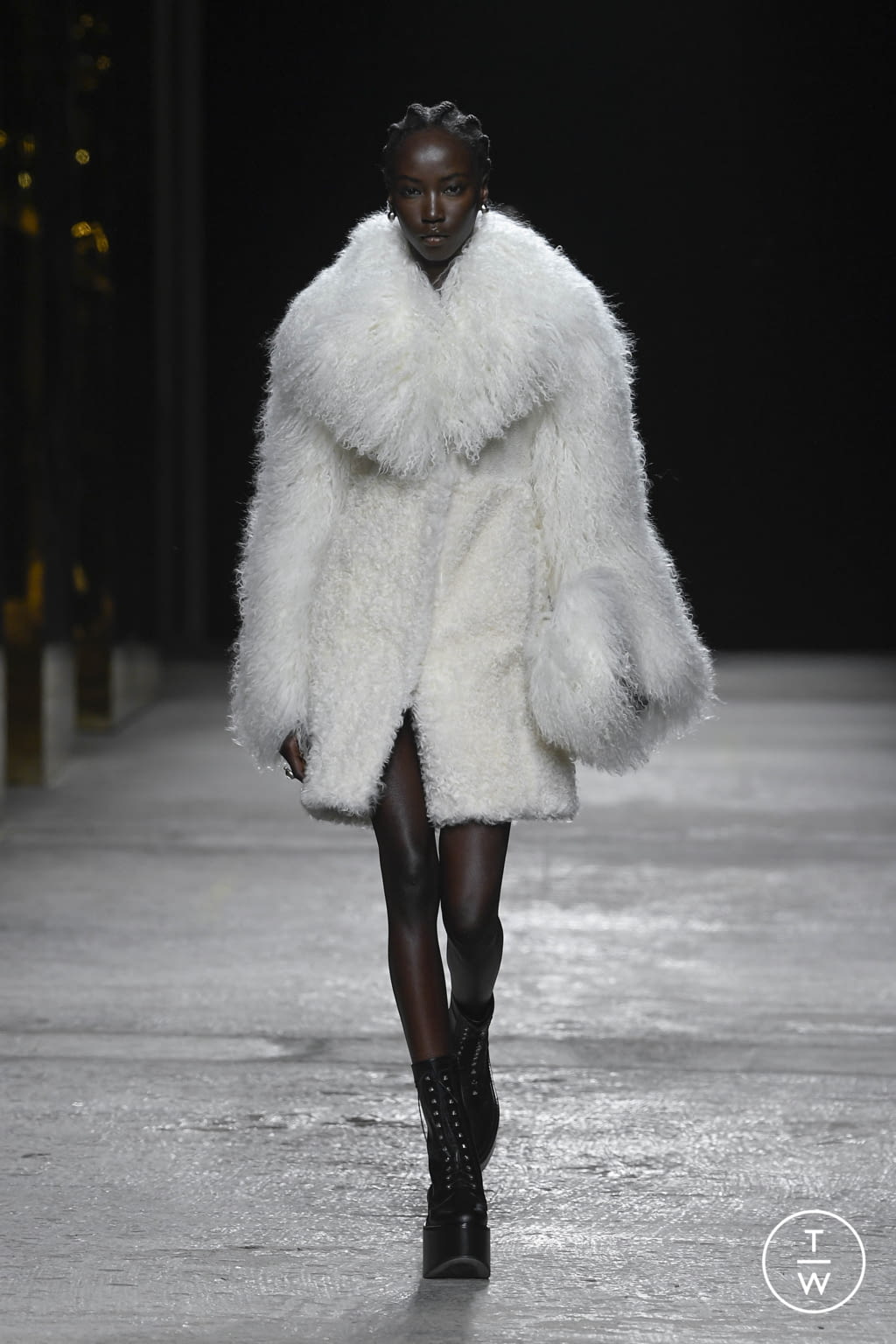 Fashion Week Milan Fall/Winter 2022 look 7 from the Ports 1961 collection womenswear