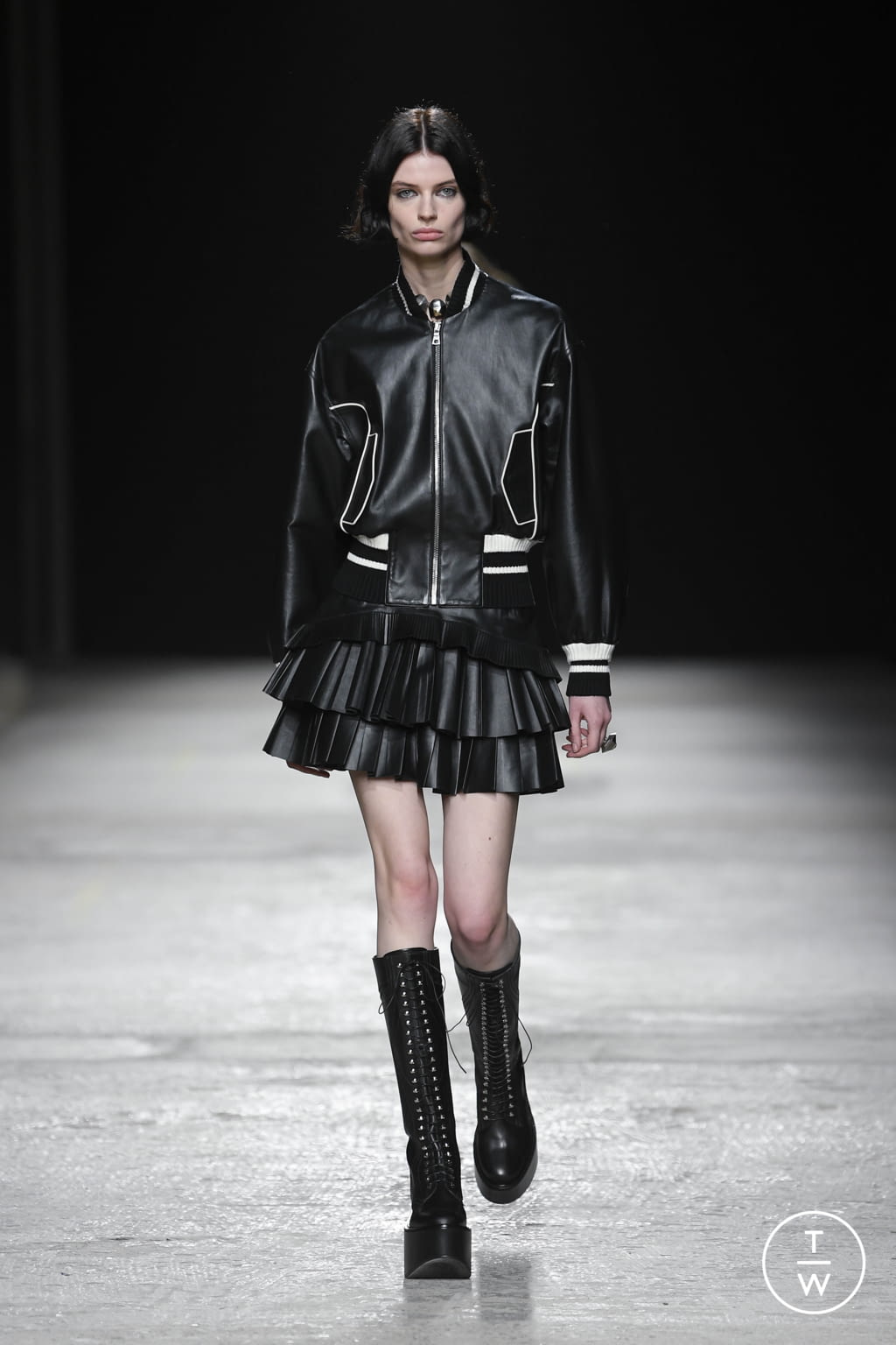Fashion Week Milan Fall/Winter 2022 look 19 from the Ports 1961 collection womenswear