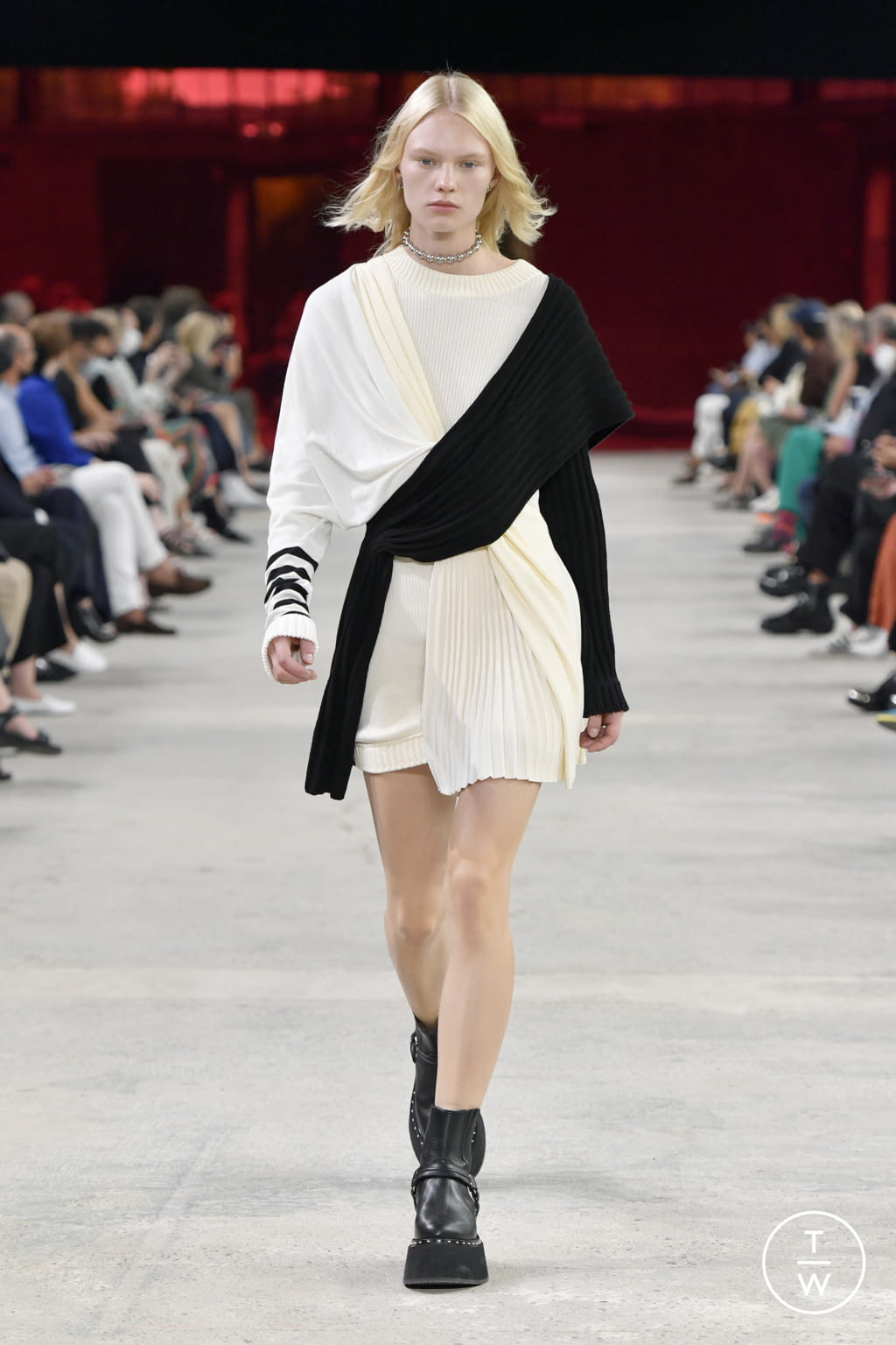 Fashion Week Milan Spring/Summer 2022 look 23 from the Ports 1961 collection womenswear
