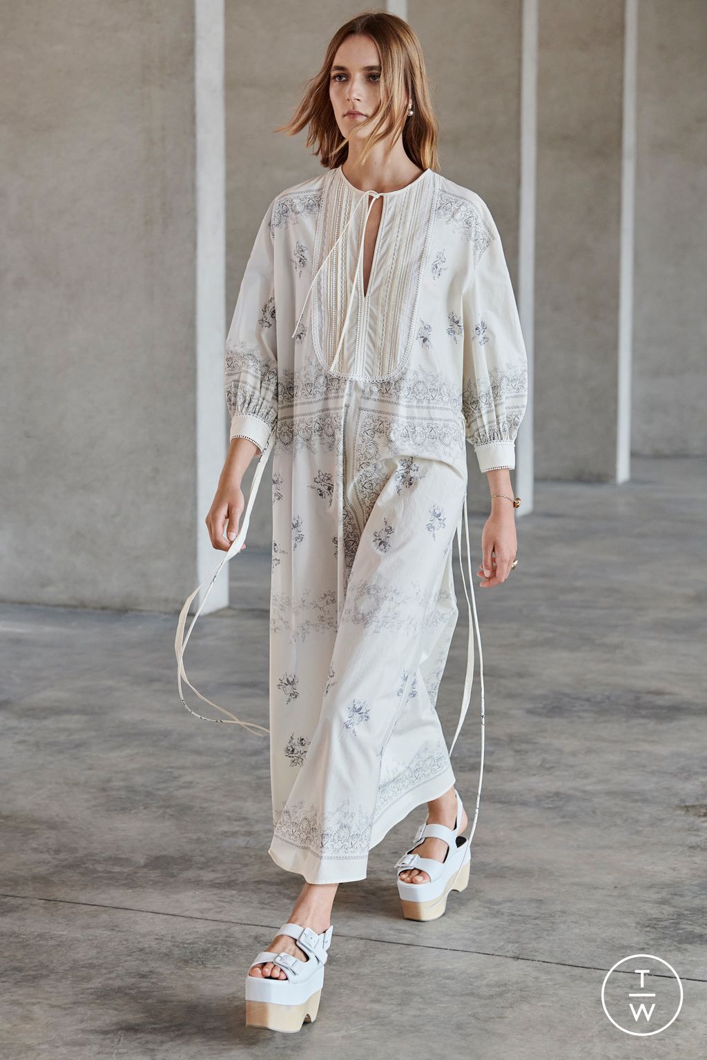 Fashion Week New York Resort 2023 look 15 from the Ports 1961 collection 女装