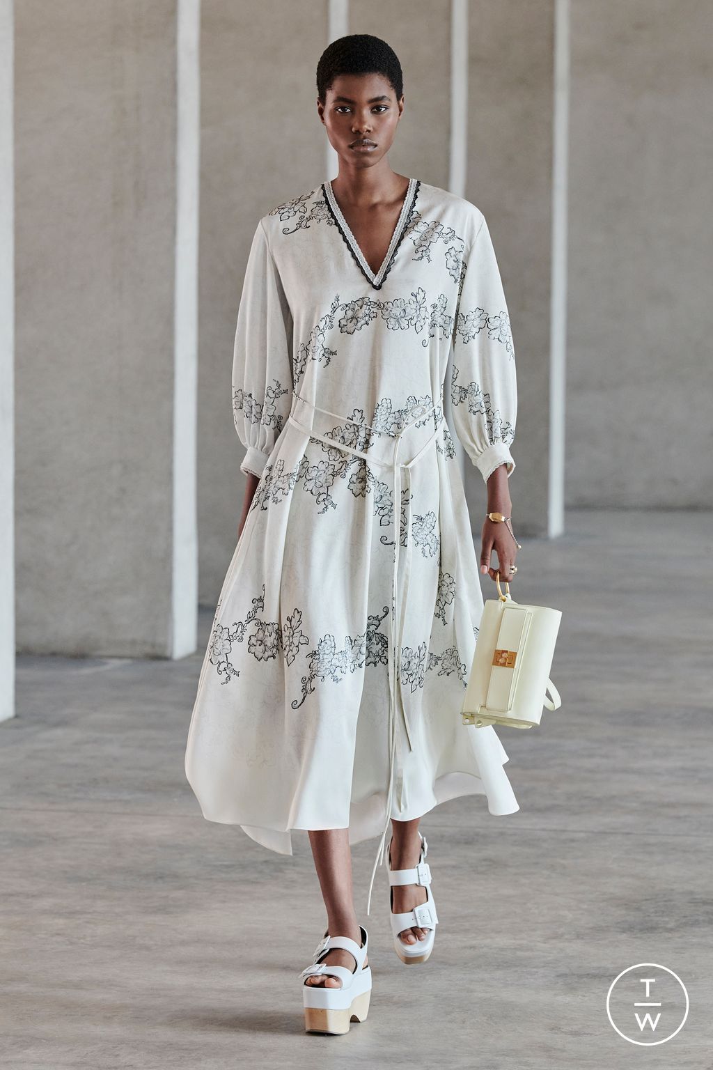 Fashion Week New York Resort 2023 look 16 from the Ports 1961 collection womenswear