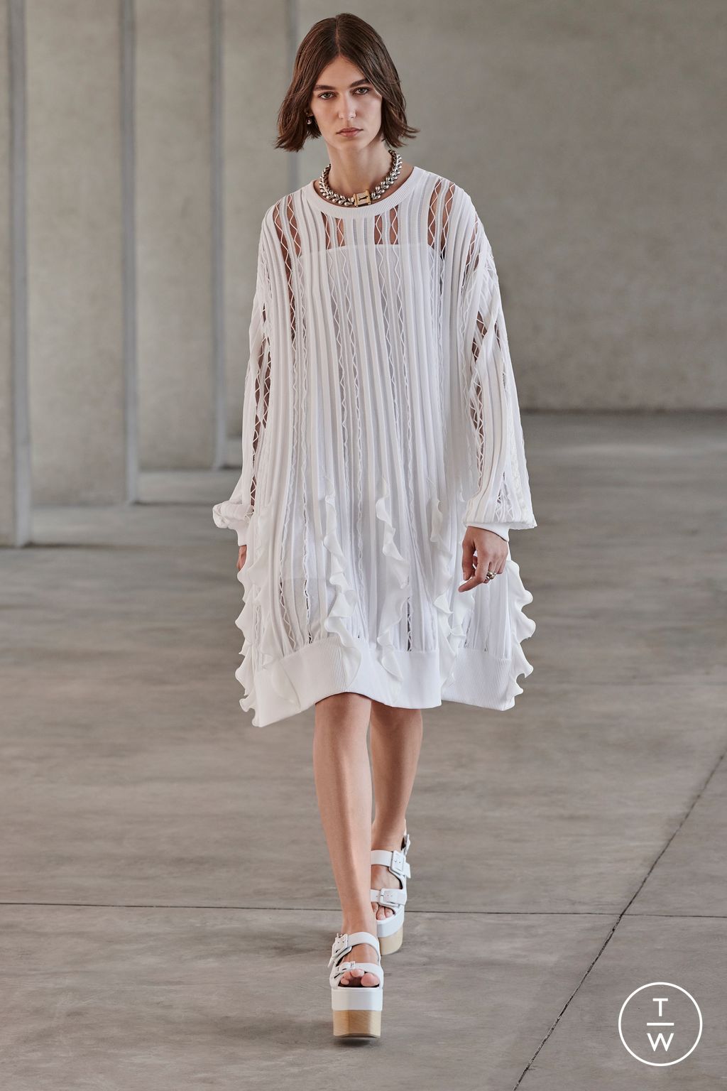 Fashion Week New York Resort 2023 look 1 from the Ports 1961 collection womenswear