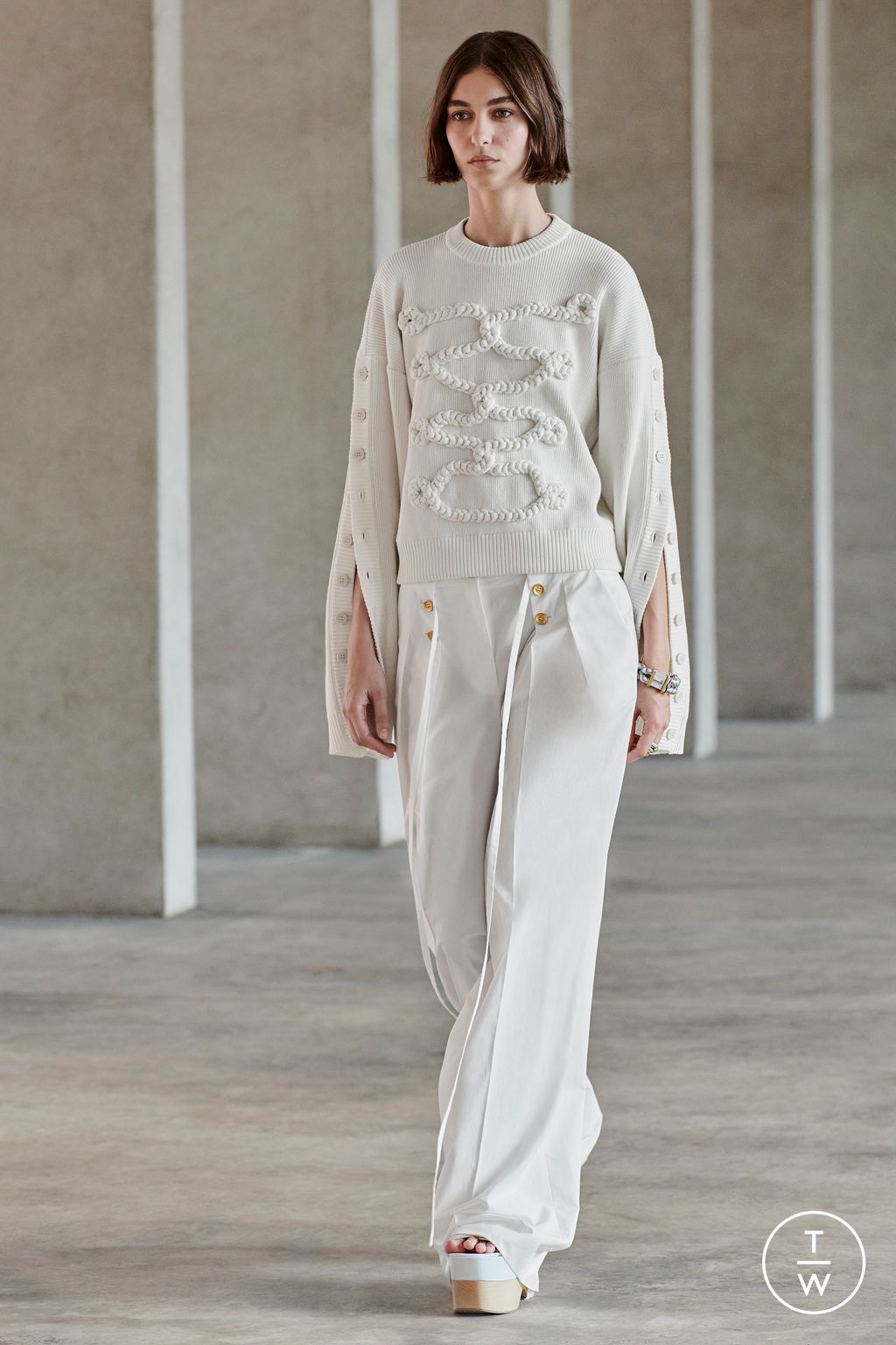 Fashion Week New York Resort 2023 look 25 from the Ports 1961 collection 女装