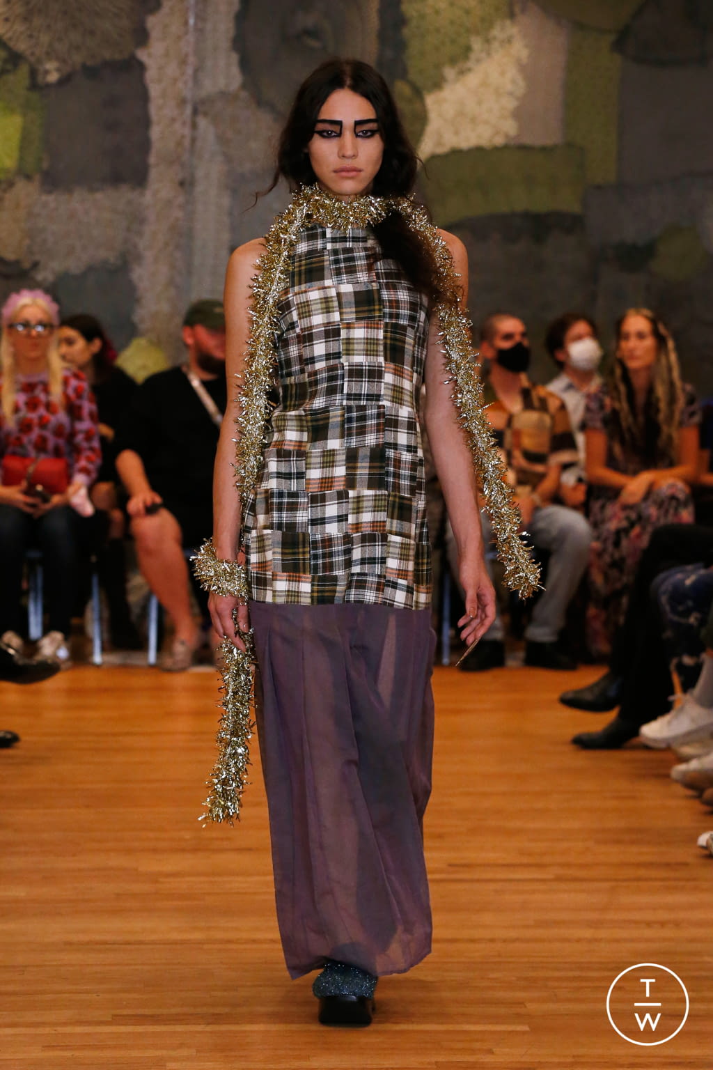 Fashion Week New York Spring/Summer 2022 look 14 from the Puppets and Puppets collection 女装