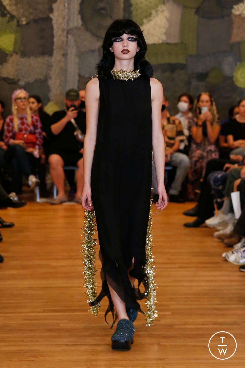 Fashion Week New York Spring/Summer 2022 look 21 de la collection Puppets and Puppets womenswear