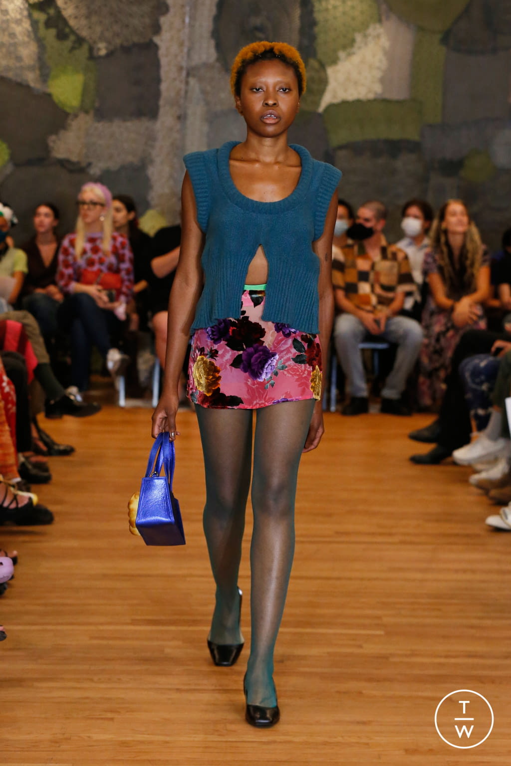 Fashion Week New York Spring/Summer 2022 look 22 from the Puppets and Puppets collection 女装