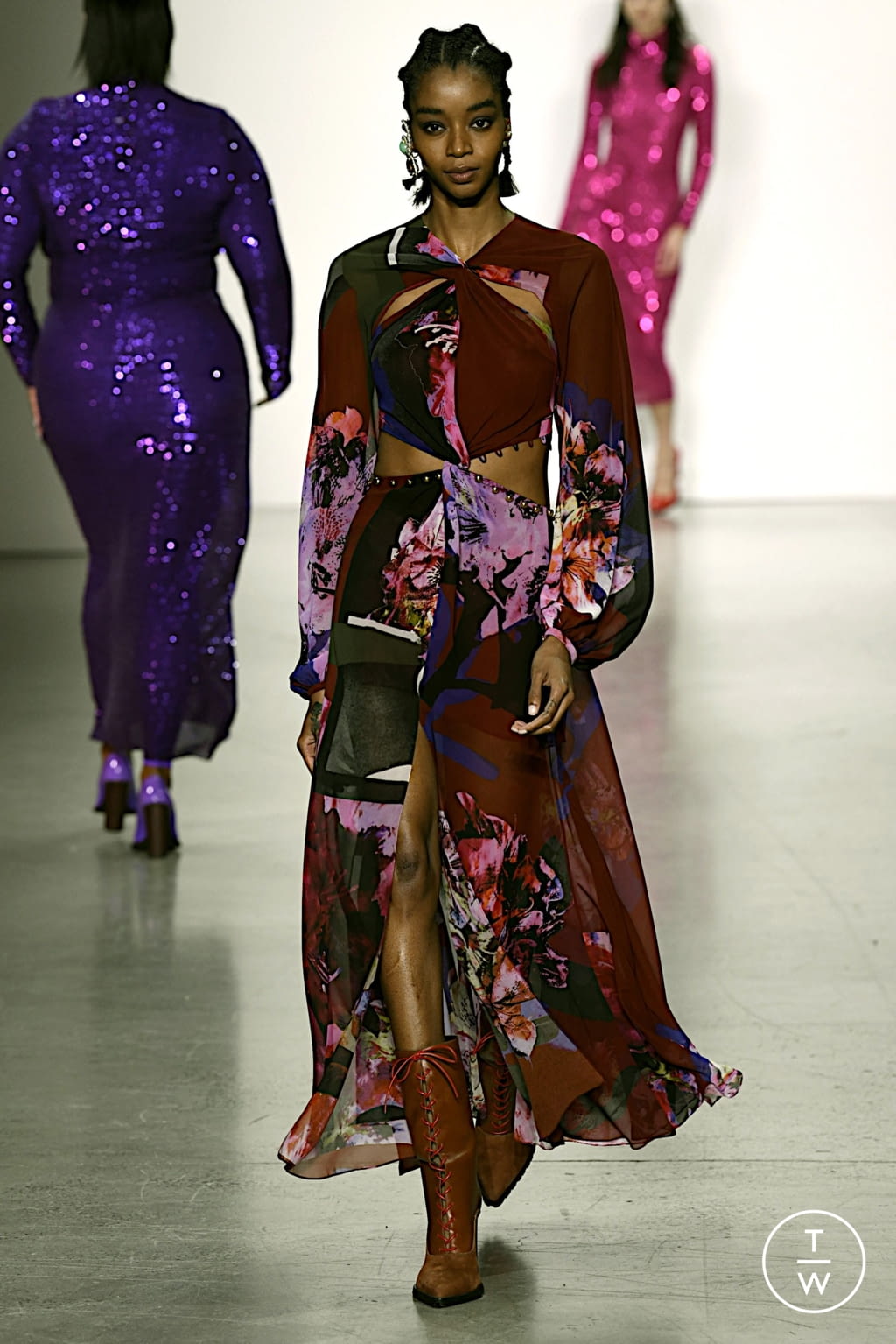 Fashion Week New York Fall/Winter 2022 look 19 from the Prabal Gurung collection womenswear