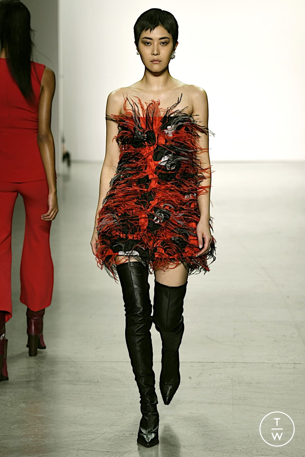 Fashion Week New York Fall/Winter 2022 look 28 from the Prabal Gurung collection womenswear