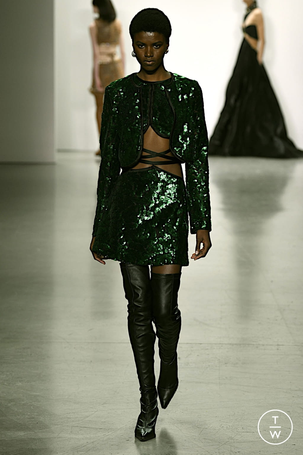 Fashion Week New York Fall/Winter 2022 look 36 from the Prabal Gurung collection womenswear