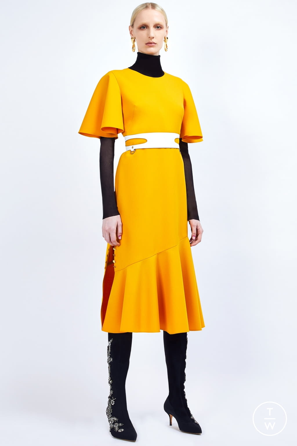 Fashion Week New York Pre-Fall 2022 look 25 from the Prabal Gurung collection womenswear