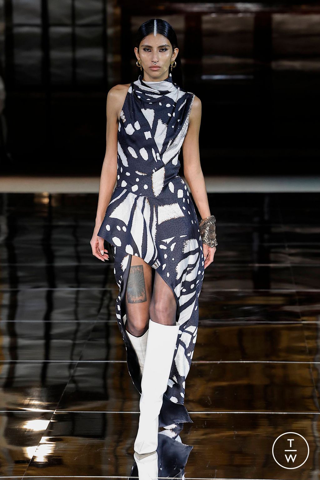 Fashion Week New York Fall/Winter 2023 look 3 from the Prabal Gurung collection womenswear