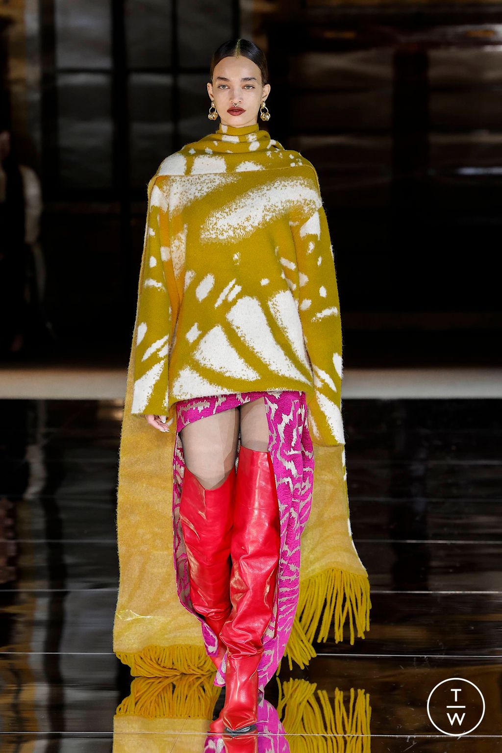 Fashion Week New York Fall/Winter 2023 look 15 from the Prabal Gurung collection womenswear