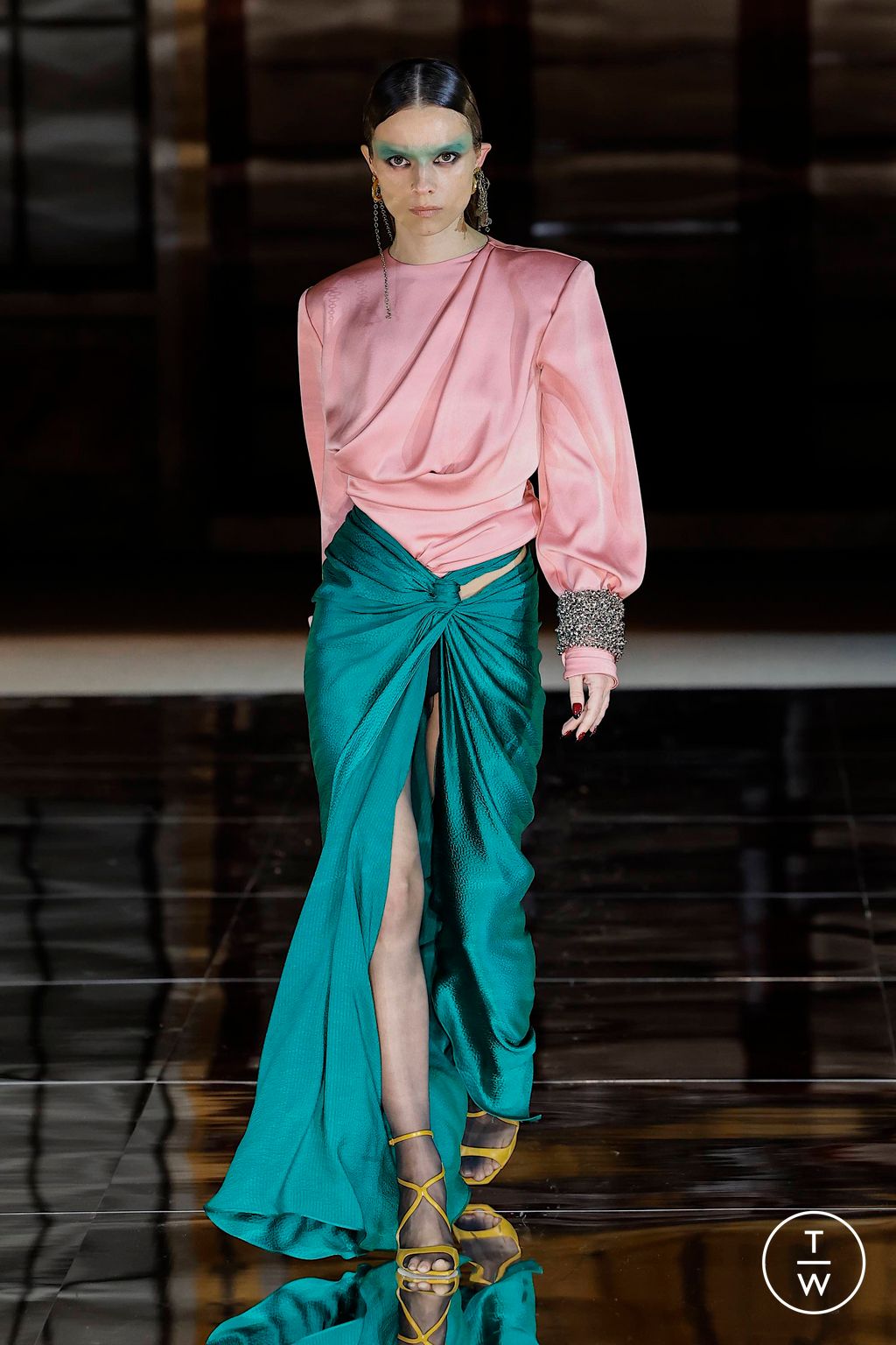 Fashion Week New York Fall/Winter 2023 look 18 from the Prabal Gurung collection womenswear