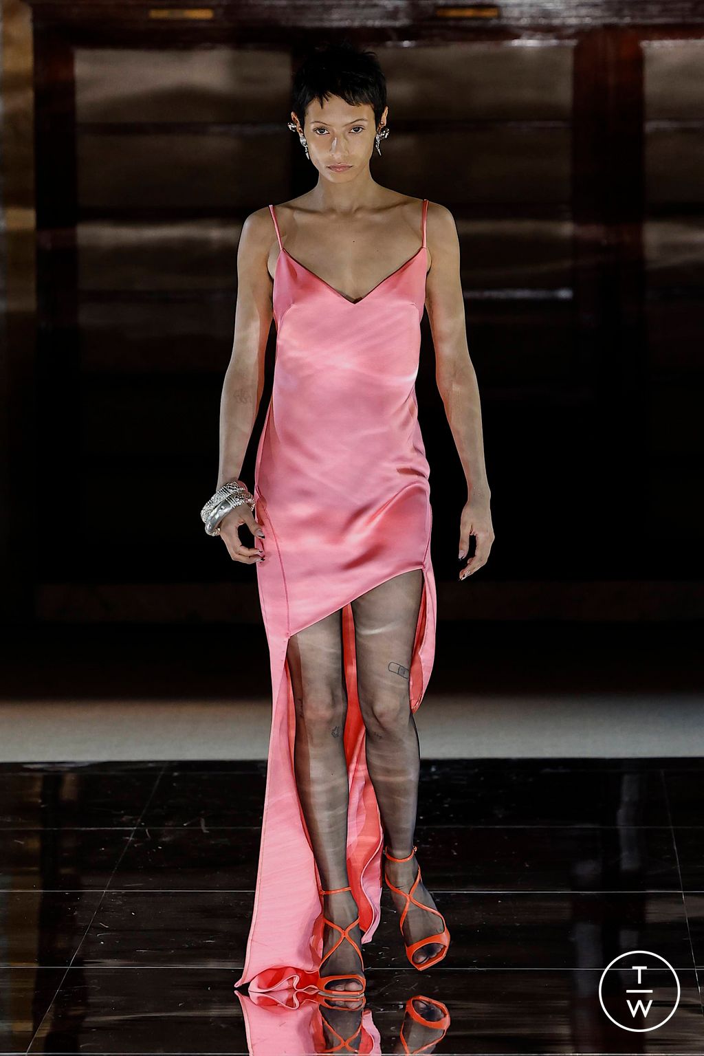 Fashion Week New York Fall/Winter 2023 look 26 from the Prabal Gurung collection 女装