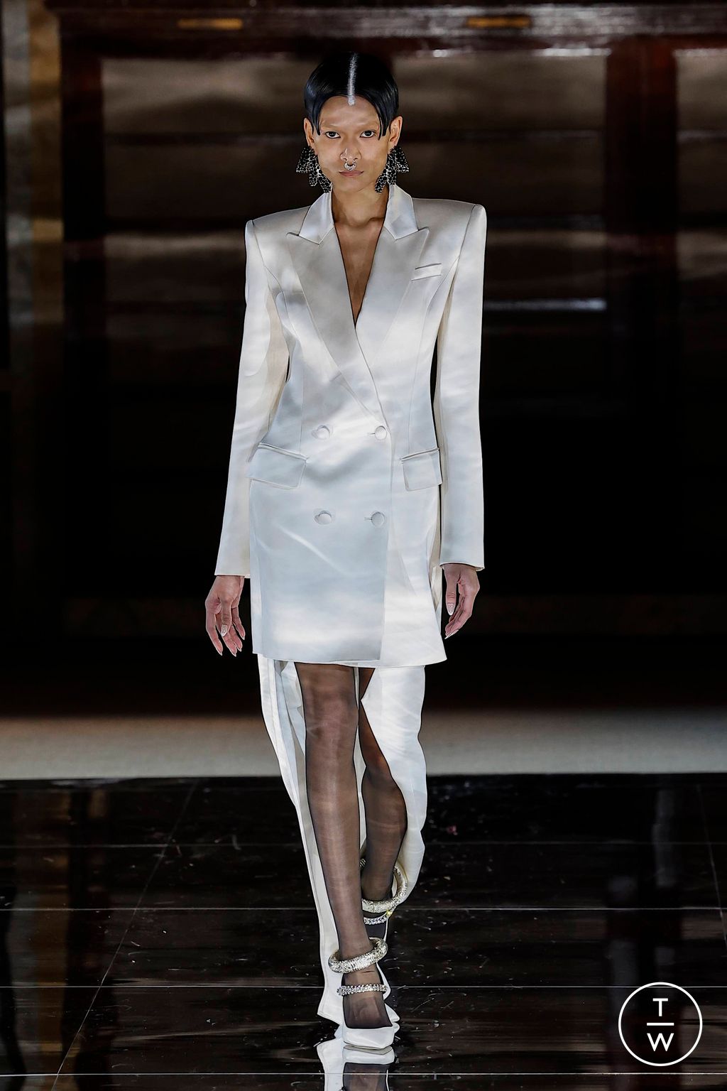 Fashion Week New York Fall/Winter 2023 look 27 from the Prabal Gurung collection womenswear