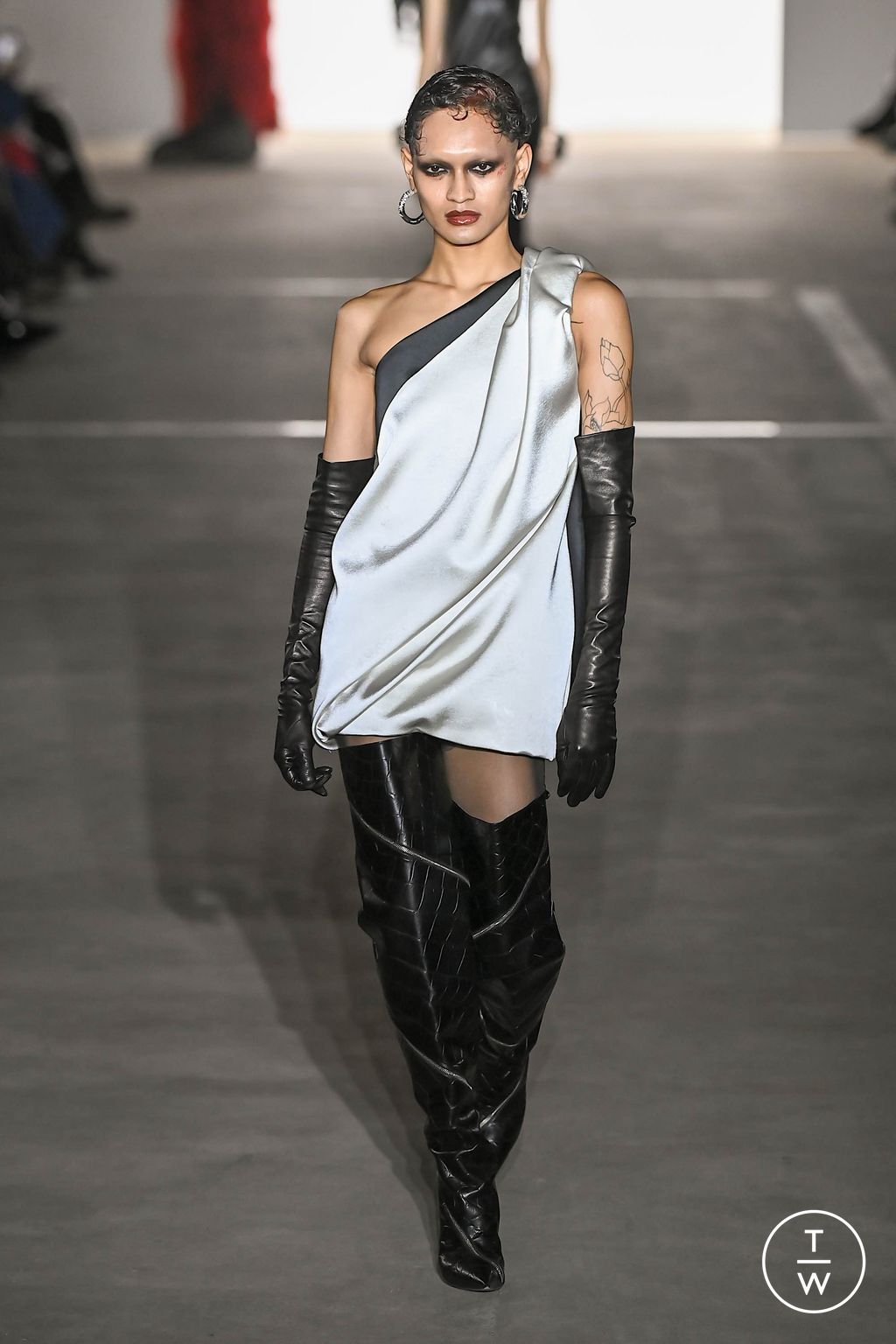 Fashion Week New York Fall/Winter 2024 look 11 de la collection Prabal Gurung womenswear