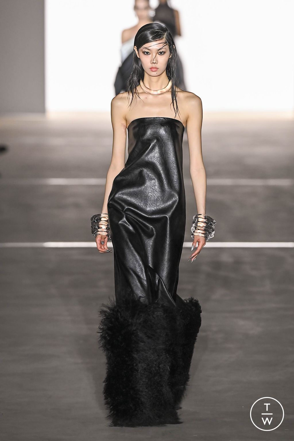 Fashion Week New York Fall/Winter 2024 look 12 from the Prabal Gurung collection womenswear