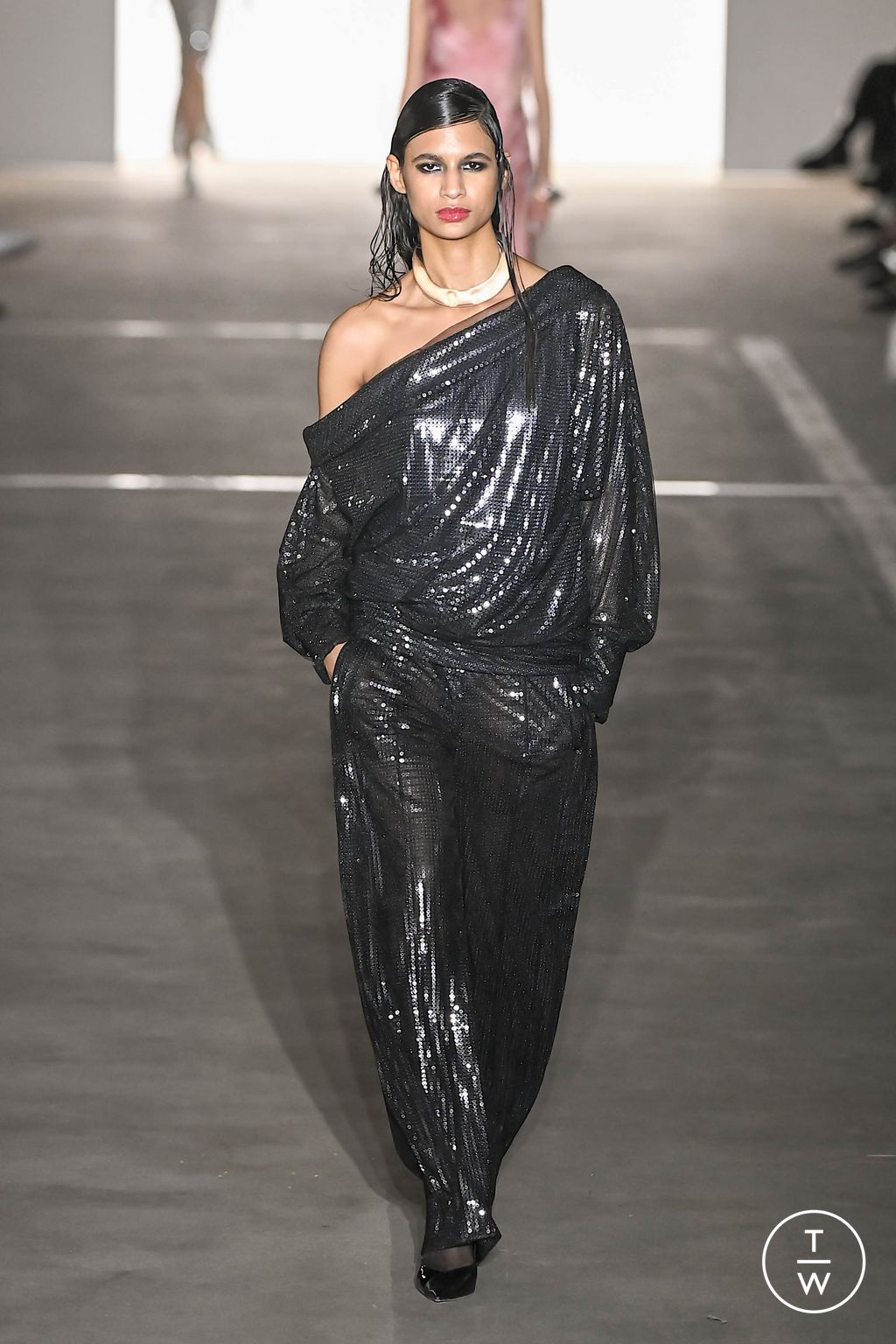 Fashion Week New York Fall/Winter 2024 look 31 from the Prabal Gurung collection 女装