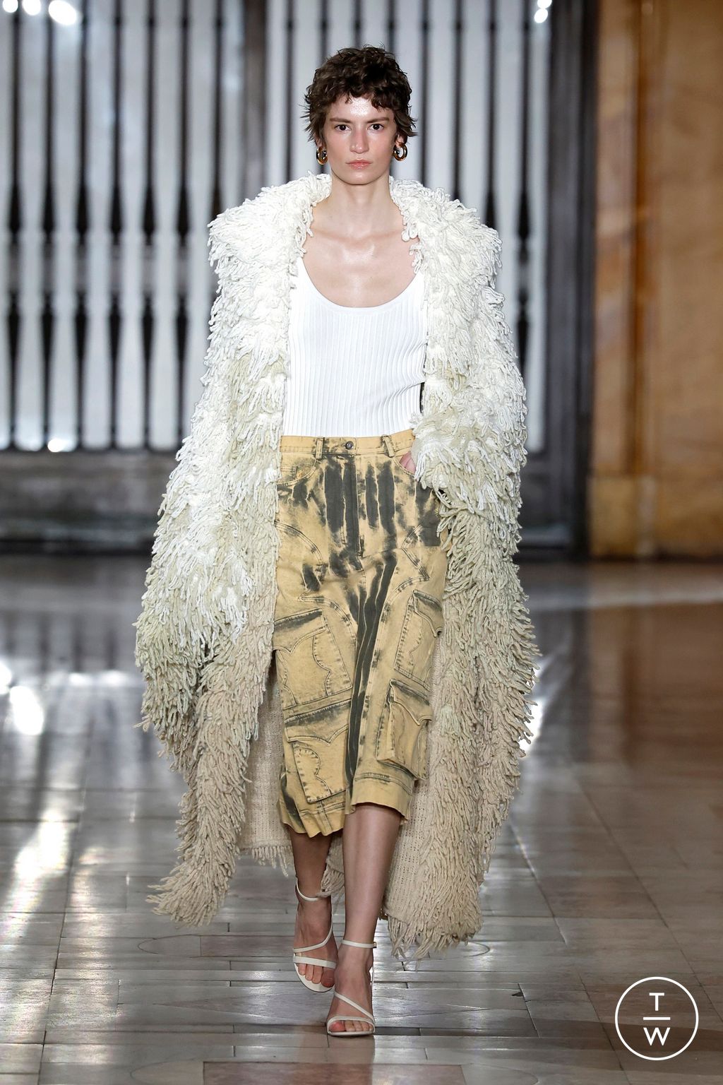 Fashion Week New York Fall/Winter 2025 look 18 from the Prabal Gurung collection womenswear