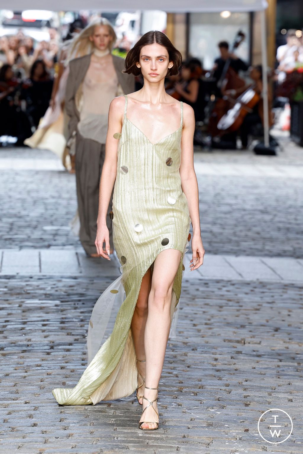 Fashion Week New York Spring-Summer 2025 look 10 from the Prabal Gurung collection womenswear