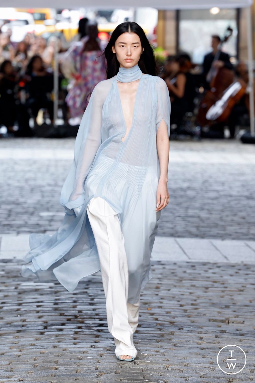 Fashion Week New York Spring/Summer 2025 look 20 from the Prabal Gurung collection 女装