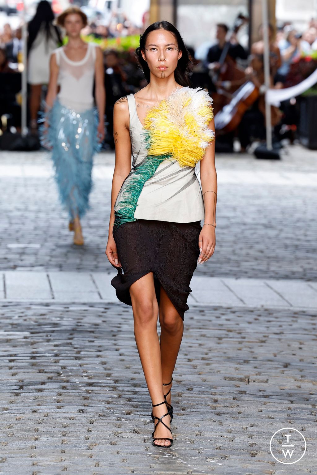 Fashion Week New York Spring/Summer 2025 look 27 from the Prabal Gurung collection 女装