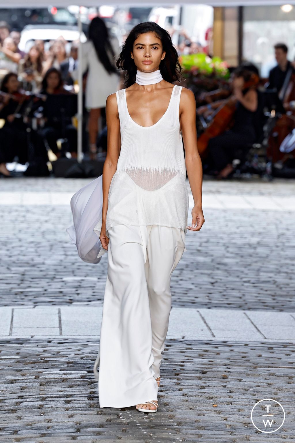 Fashion Week New York Spring/Summer 2025 look 29 from the Prabal Gurung collection 女装