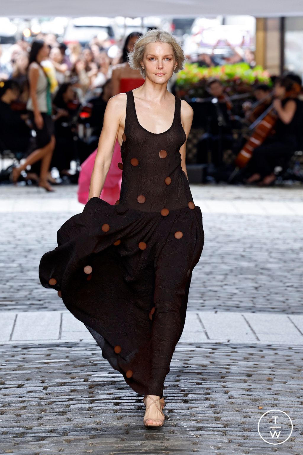 Fashion Week New York Spring/Summer 2025 look 31 from the Prabal Gurung collection 女装