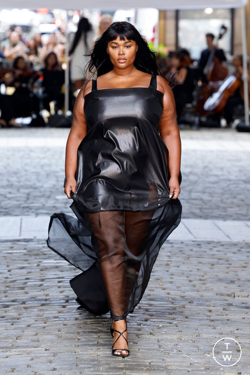 Fashion Week New York Spring/Summer 2025 look 35 from the Prabal Gurung collection 女装